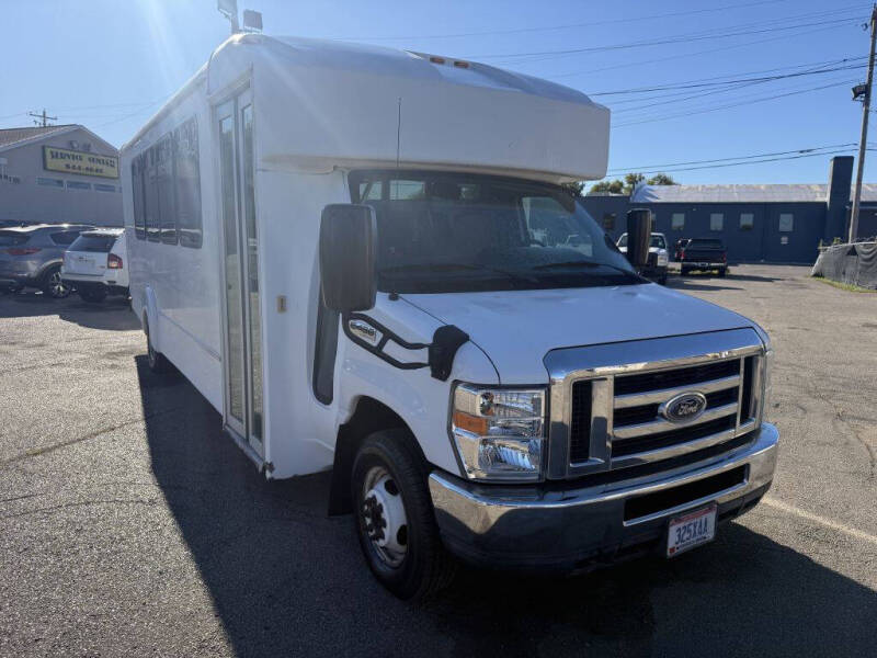 2014 Ford E-Series E-450 SD