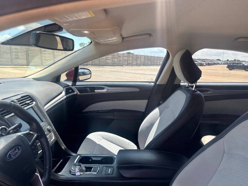 2020 Ford Fusion SE