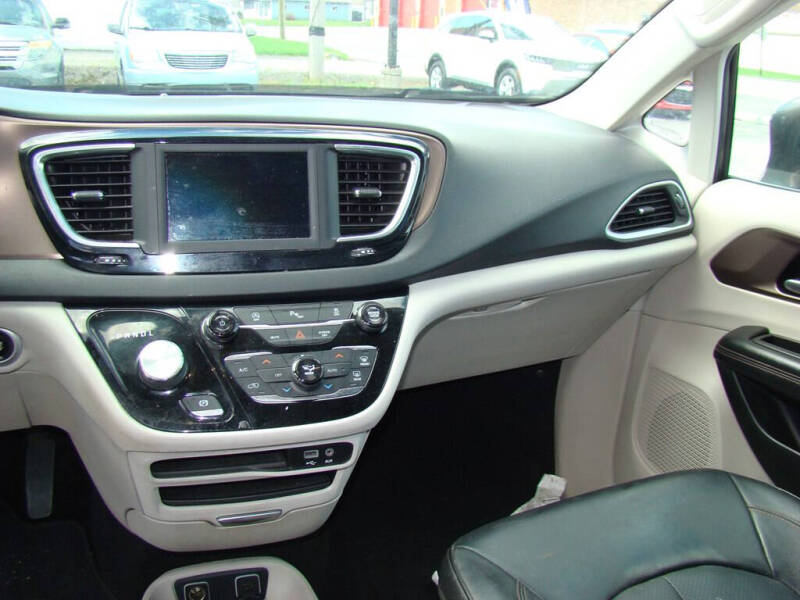 2018 Chrysler Pacifica Touring L