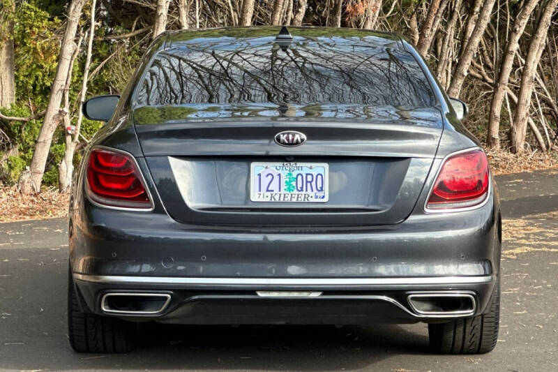 2020 Kia K900 Luxury