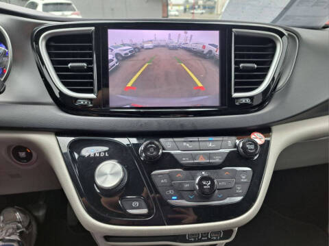 2022 Chrysler Pacifica Touring L