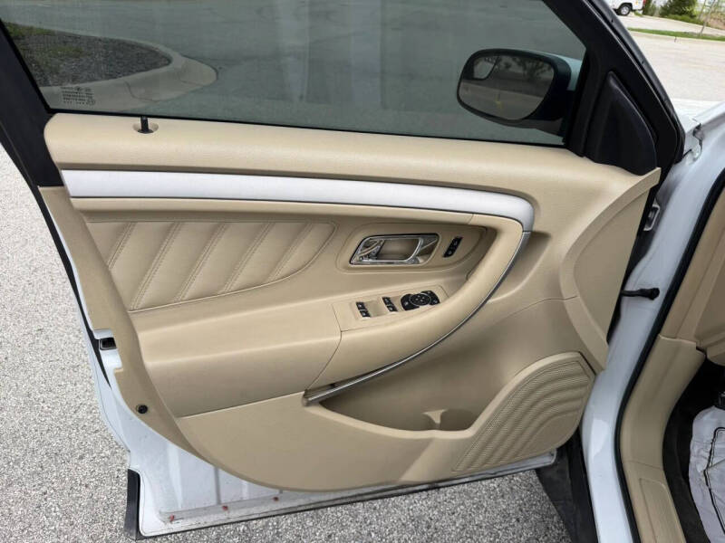2017 Ford Taurus SEL