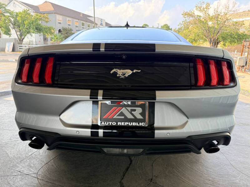 2021 Ford Mustang EcoBoost