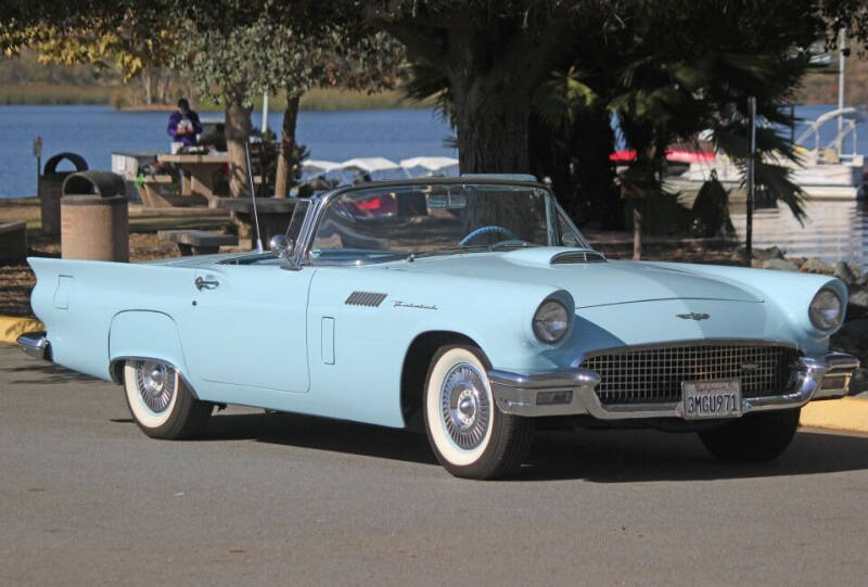 1957 Ford Thunderbird