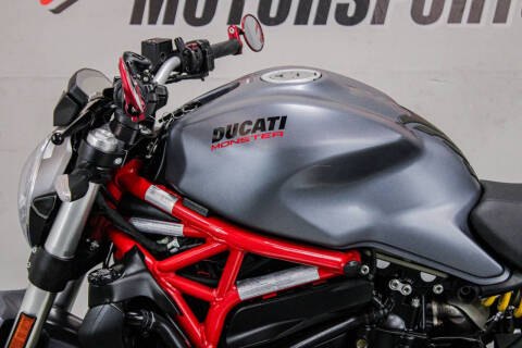 2017 Ducati Monster 821 Stripe