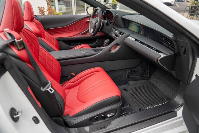2021 Lexus LC 500 Convertible 32