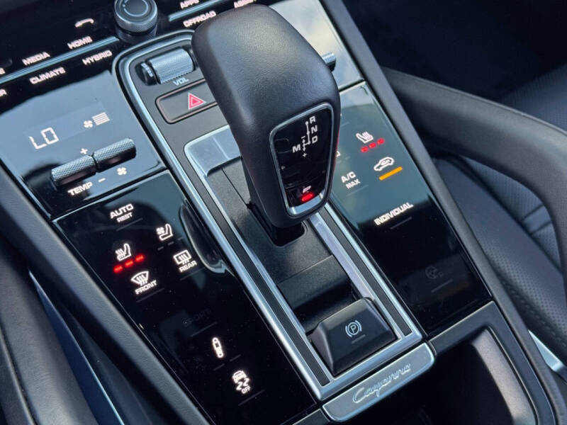 2021 Porsche Cayenne Turbo S E-Hybrid Coupe