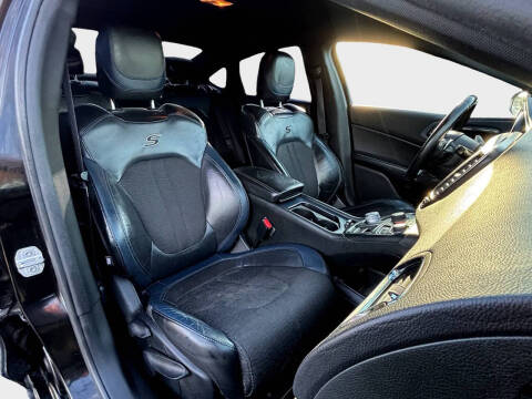 2016 Chrysler 200 S