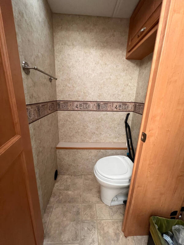 2005 Workhorse Hurricane