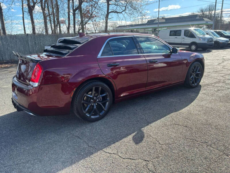 2017 Chrysler 300 C
