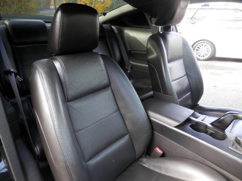 2006 Ford Mustang V6 Deluxe