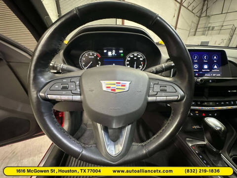 2025 Cadillac CT4 Luxury