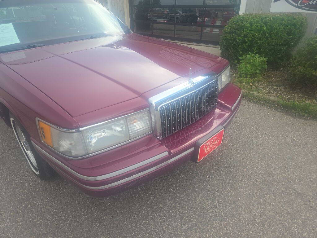 1993 Lincoln Town Car 5