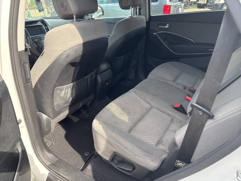 2017 Hyundai Santa Fe SE