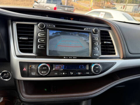 2017 Toyota Highlander SE