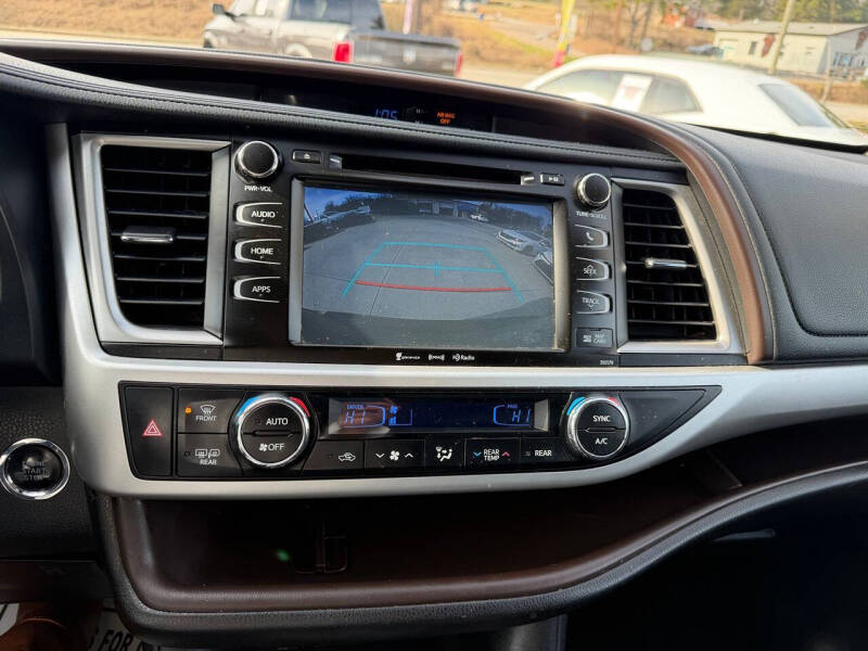 2017 Toyota Highlander SE