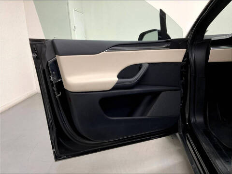 2023 Tesla Model X Plaid