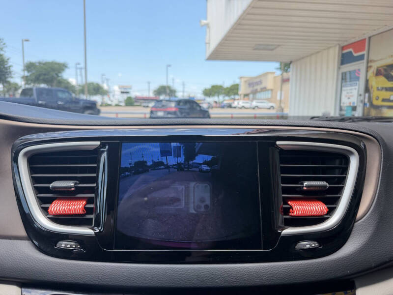 2017 Chrysler Pacifica Touring