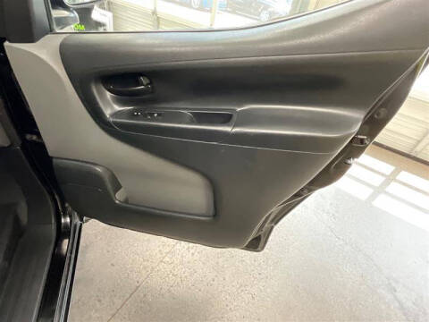 2017 Nissan NV200 SV