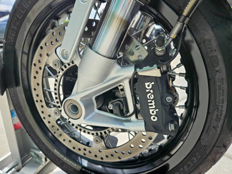 2016 BMW R NineT Base