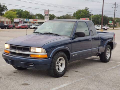 1999 Chevrolet S-10 for sale at Loco Motors in La Porte TX