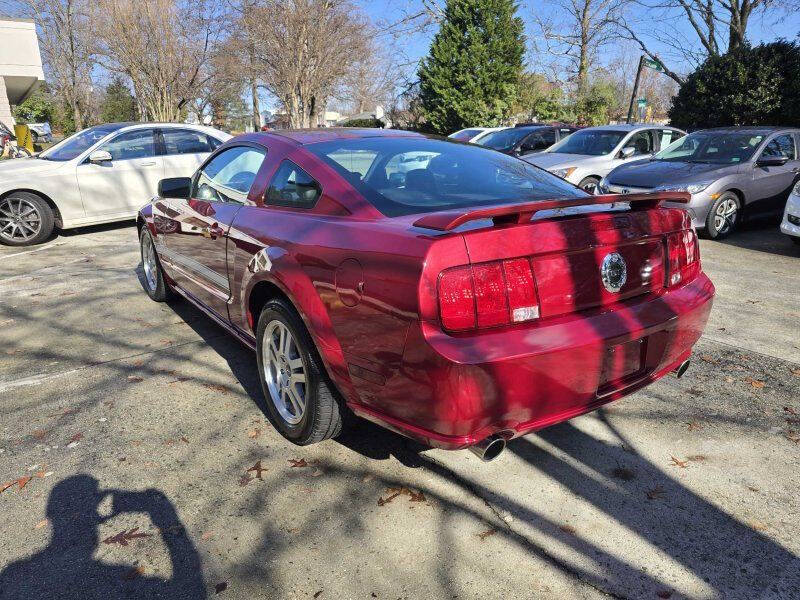 2005 Ford Mustang GT Premium