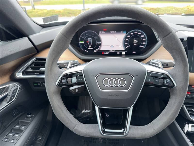 2023 Audi e-tron GT quattro Premium Plus