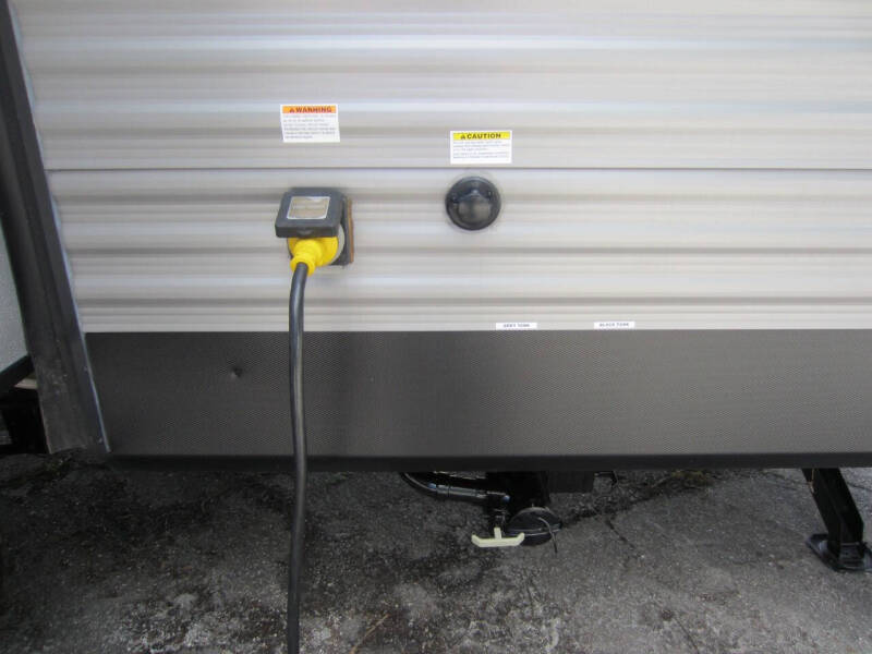 2022 Coleman Lantern Series 242BH