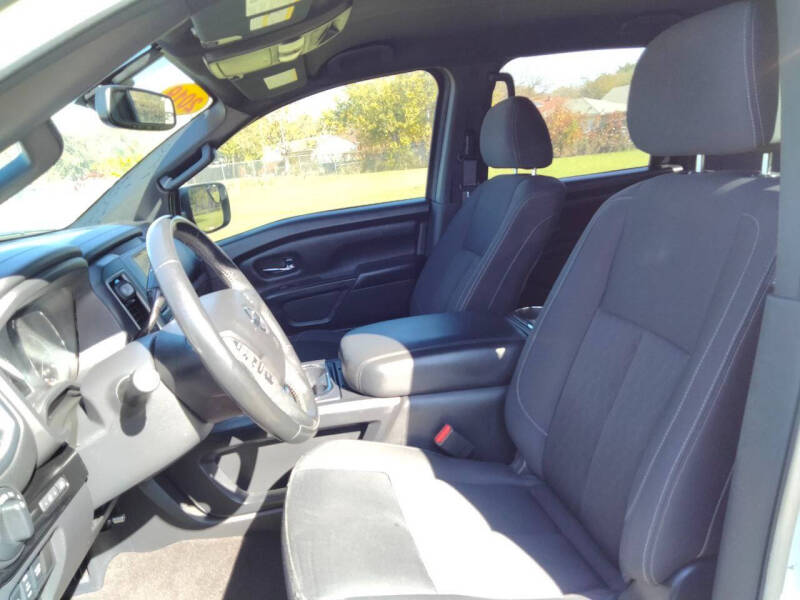 2019 Nissan Titan SV