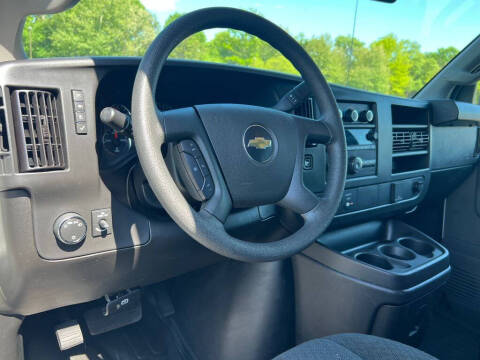 2024 Chevrolet Express 2500