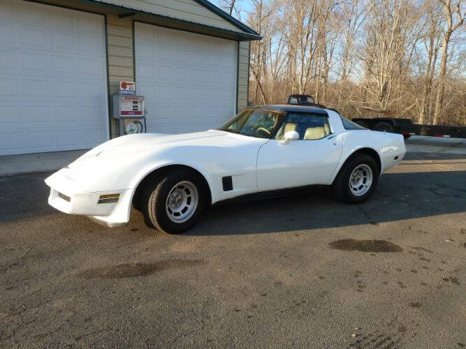 1981 Chevrolet Corvette Base 2dr Coupe 1