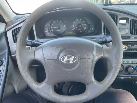 2004 Hyundai Elantra GLS