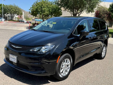 2024 Chrysler Voyager LX