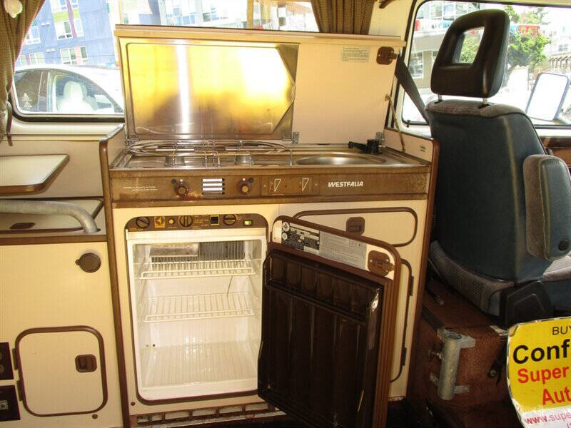 1982 Volkswagen Vanagon Camper