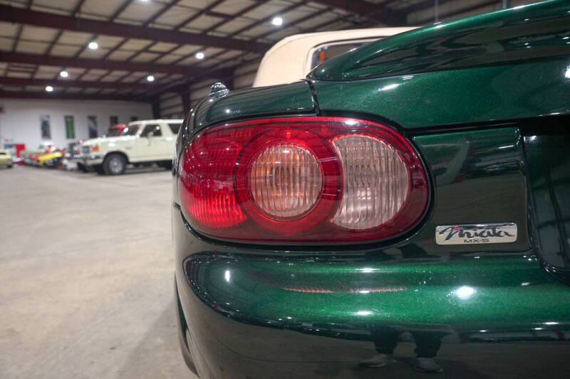 2002 Mazda MX-5 Miata LS