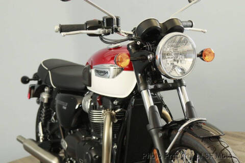 2022 Triumph Bonneville T100