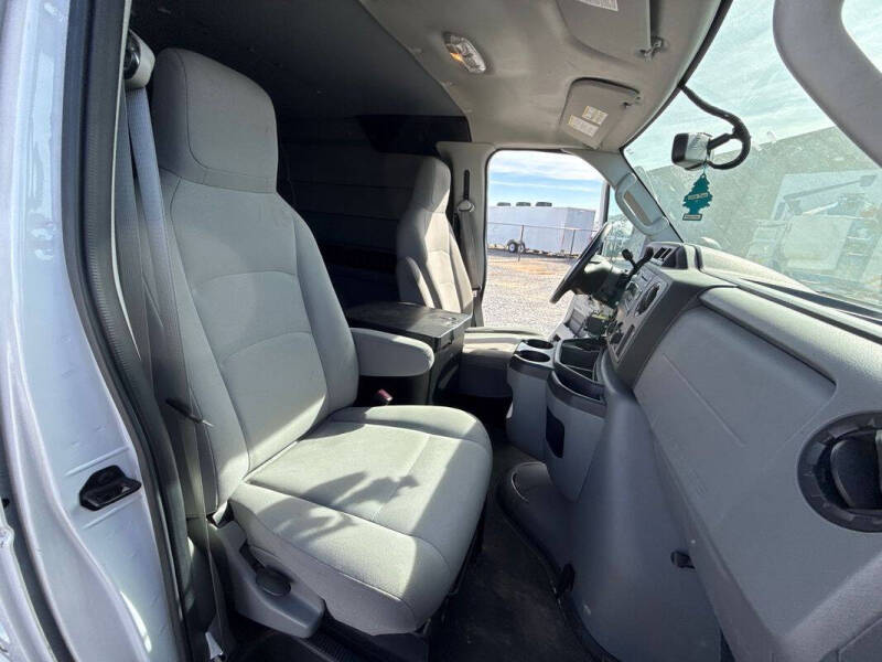 2013 Ford E-Series E-350 SD