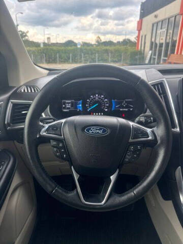 2022 Ford Edge Titanium