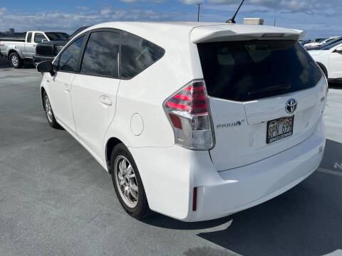 2015 Toyota Prius v Three