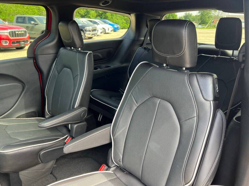 2027 Chrysler Pacifica Limited