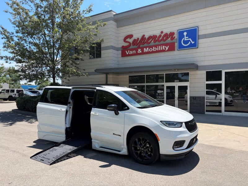 2024 Chrysler Pacifica Touring L