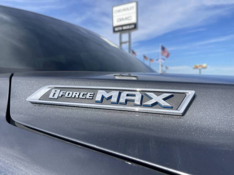 2025 Toyota Sequoia SR5