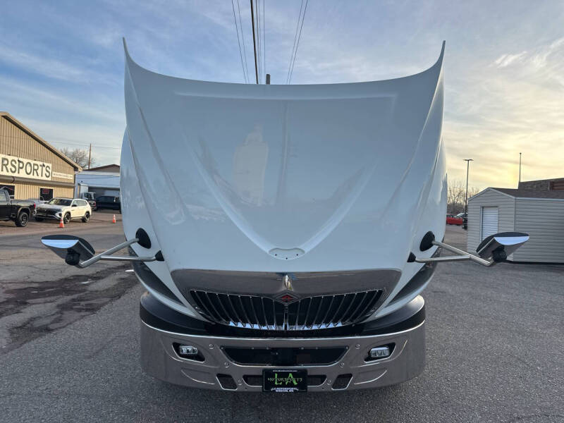 2021 International RH613