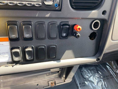 2015 Freightliner 108 SD