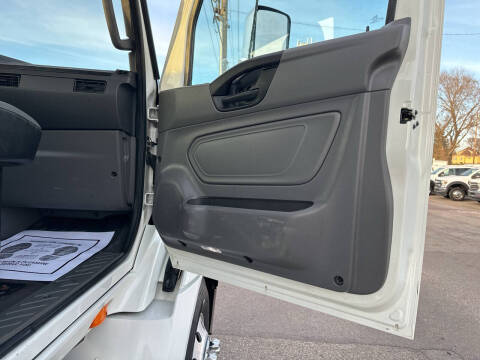 2021 International RH613