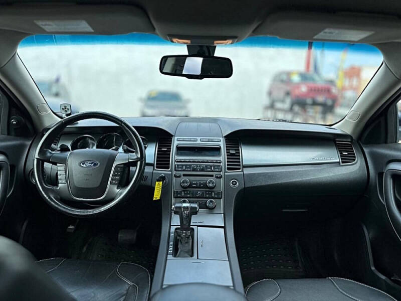 2011 Ford Taurus SEL