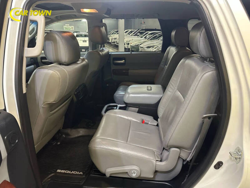 2017 Toyota Sequoia Platinum