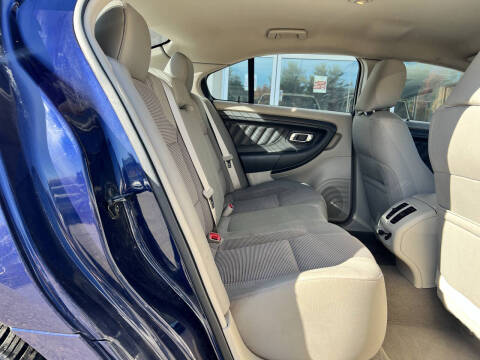 2011 Ford Taurus SEL