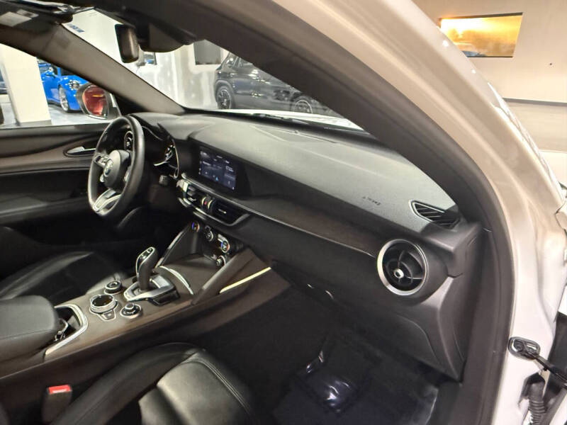 2022 Alfa Romeo Stelvio Ti