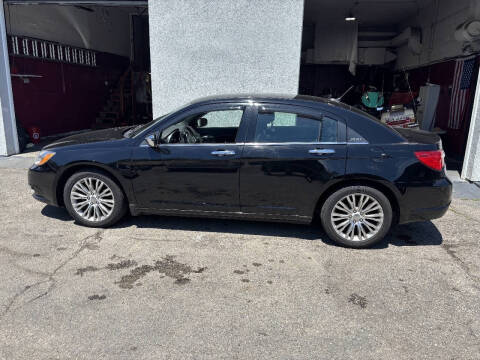 2013 Chrysler 200 Limited